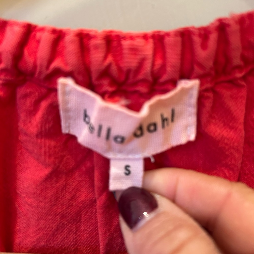 Bella Dahl Red Ruched Ruffled Sleeveless Blouse - Picture 2 of 2